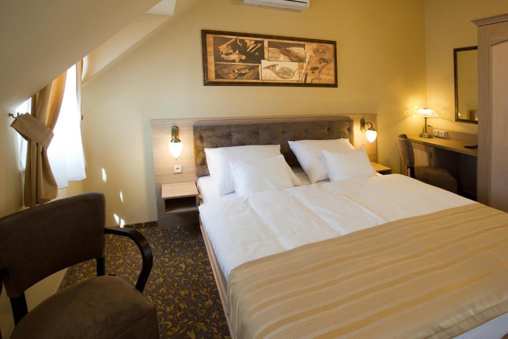 Barokk Hotel Promenád Győr Habitación foto